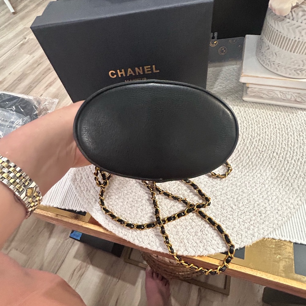 CHANEL Beauty (GWP) Quilted Black with Gold Pouch Crossbody - Picture 10 of 16